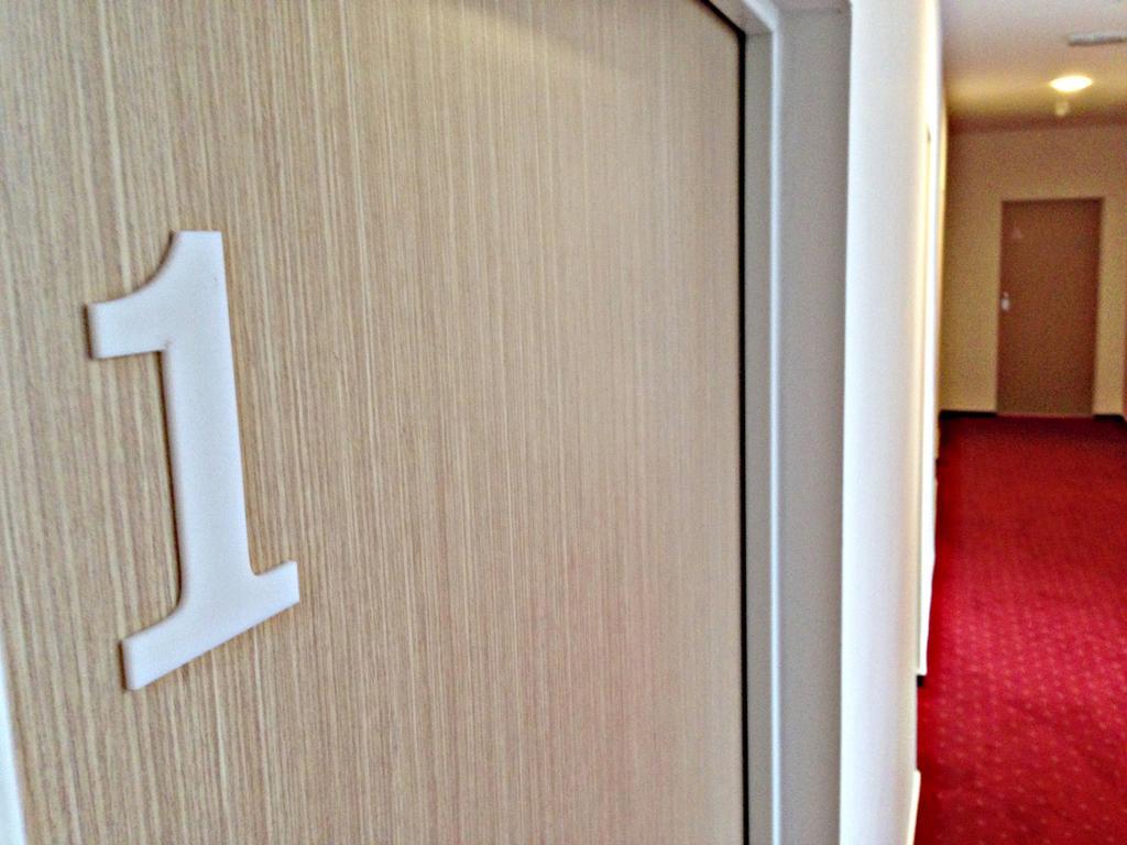 Red Carpet Rooms Zagreb Exterior photo