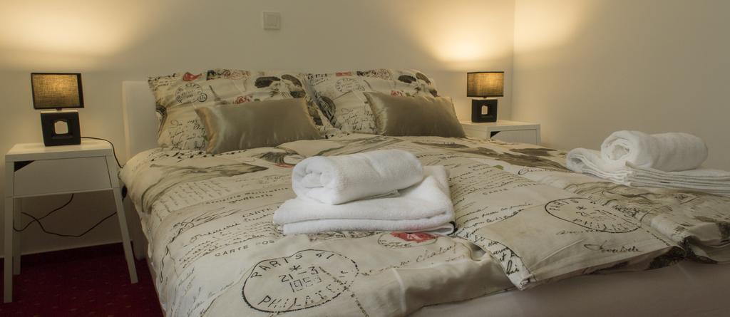 Red Carpet Rooms Zagreb Room photo